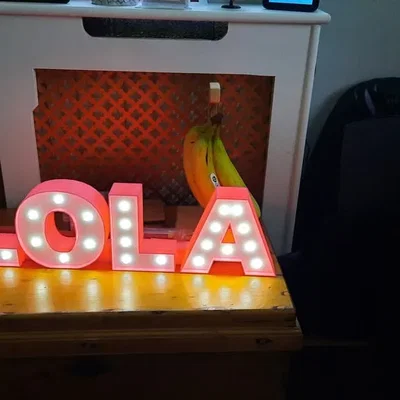 Biển tên phát sáng cho bé gái với đèn LED 25 bóng