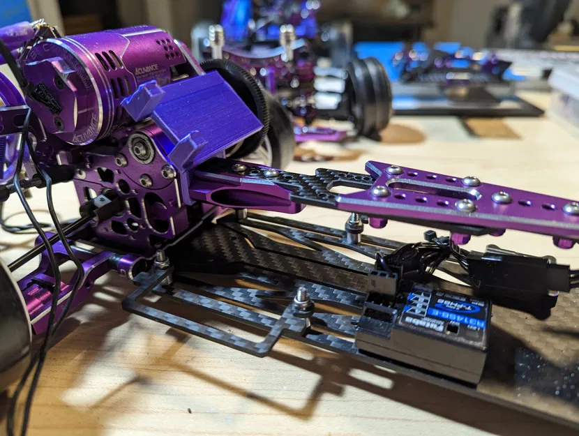 Giá đỡ ESC phía trước cho khung Shark Rhino Racing - Image 3