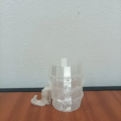 Cốc rượu vang hình thùng xoắn ốc