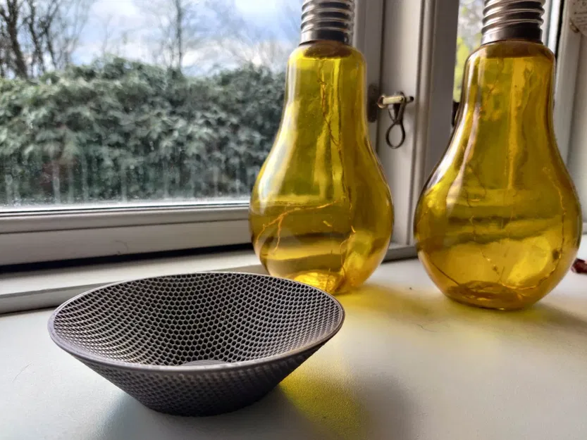 Bát tổ ong hình lục giác 150mm - Image 1