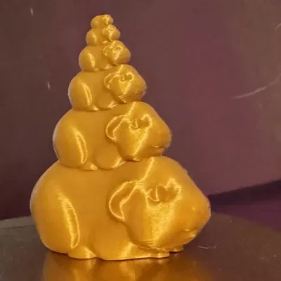 Chồng chuột bạch dễ thương với nhiều chuột nhỏ hơn