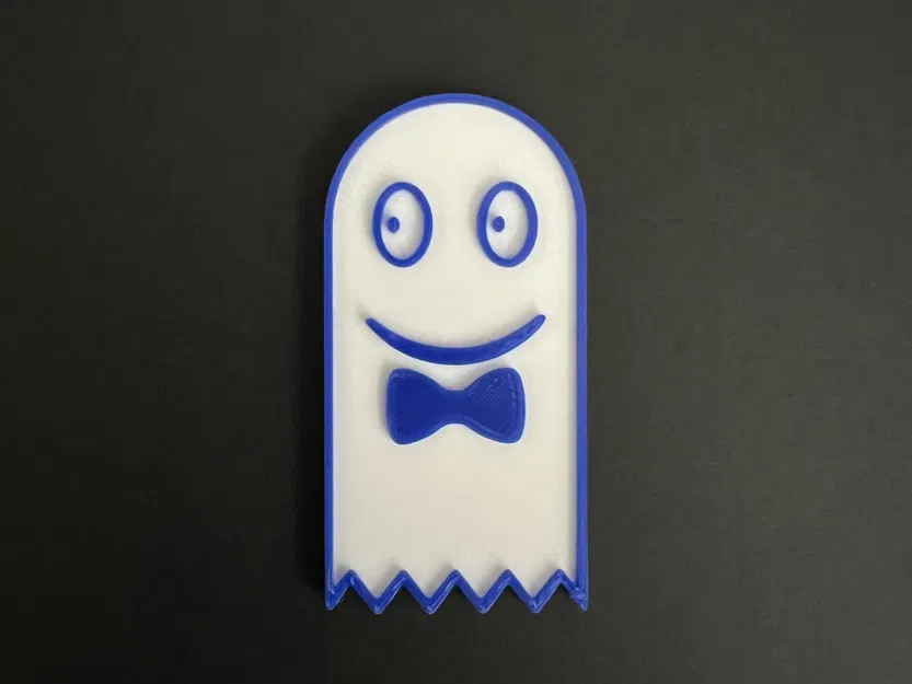 Ma Nhỏ Đẹp Với Nơ Cổ - Image 1