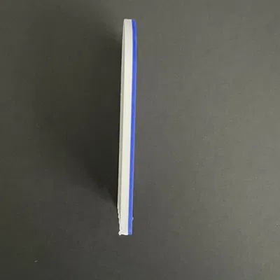 Ma Nhỏ Đẹp Với Nơ Cổ