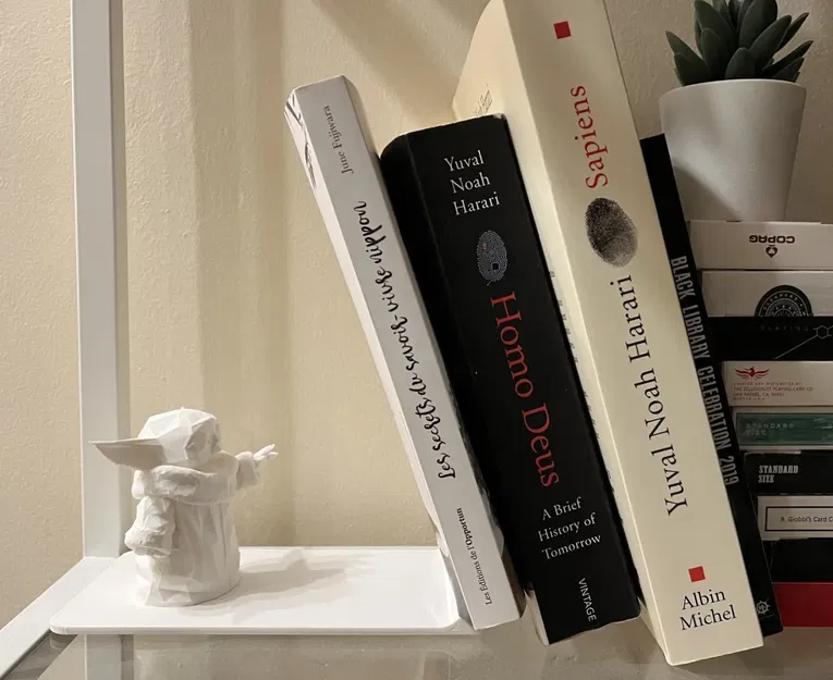 Giá đỡ sách Baby Yoda phong cách Low-Poly - Image 1