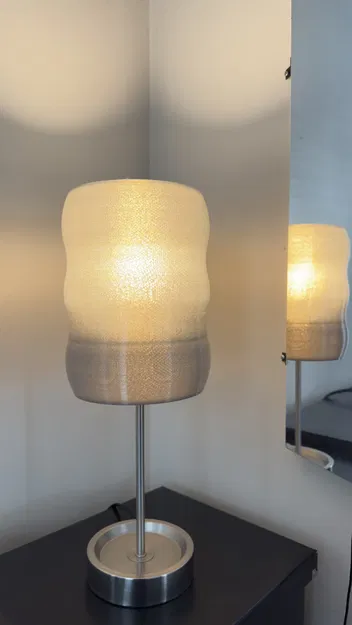 Chao đèn với họa tiết sóng độc đáo - Image 2