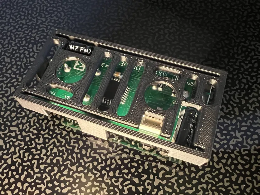 Giá đỡ lắp đặt bộ giải mã DCC mXion Drive L - Image 2