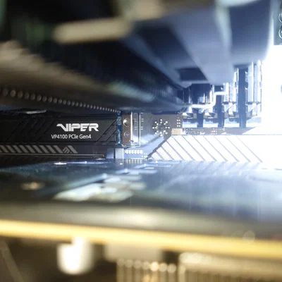 Công cụ tháo GPU khỏi khe PCIe an toàn và dễ dàng