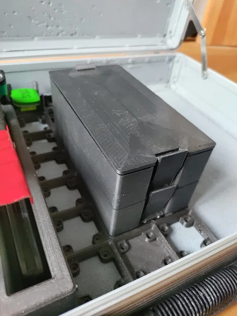 Hộp phân loại Gridfinity 4x2 có khóa và có thể xếp chồng - Image 3