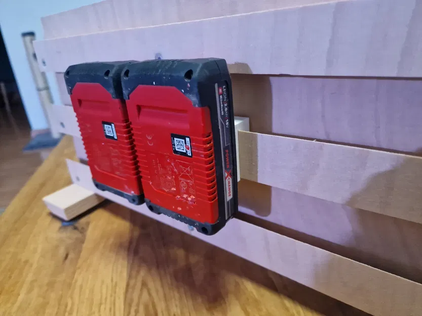 Giá đỡ pin 18V Einhell cho tường cleat Pháp - Image 1