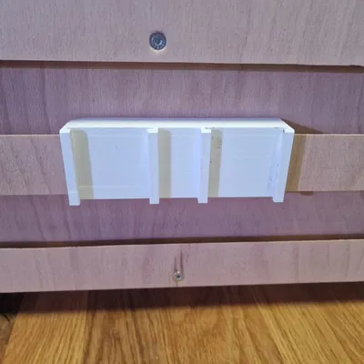 Giá đỡ pin 18V Einhell cho tường cleat Pháp