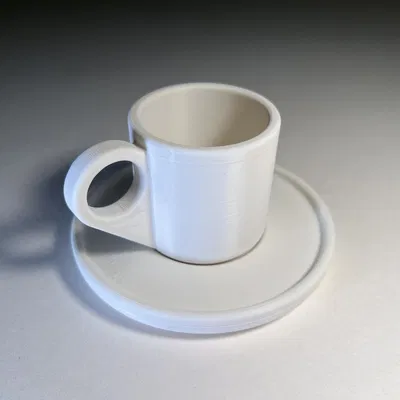 Cốc espresso đơn giản nhưng thanh lịch với đĩa lót