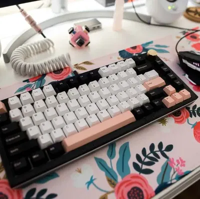 Bàn phím cơ Mk75 in 3D với thiết kế dây tay