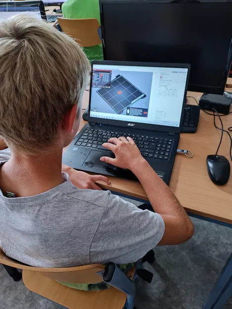 Công thức cấu trúc hợp chất hữu cơ với mô hình 3D - Image 5