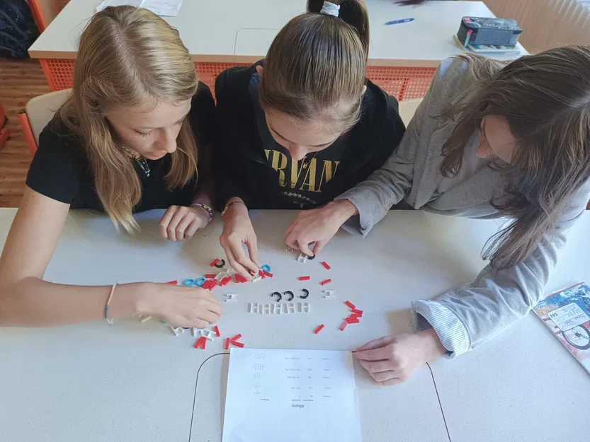 Công thức cấu trúc hợp chất hữu cơ với mô hình 3D - Image 8