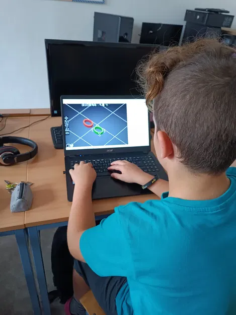 Công thức cấu trúc hợp chất hữu cơ với mô hình 3D - Image 12