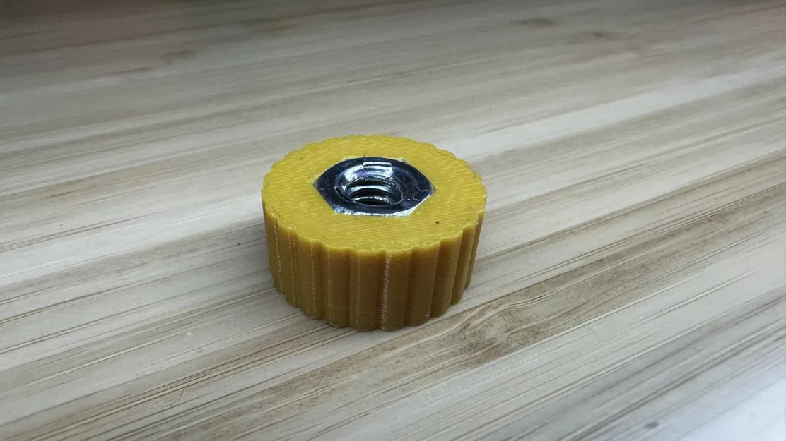 Núm vặn thấp với đai ốc 1/4'' được giữ chặt - Image 1