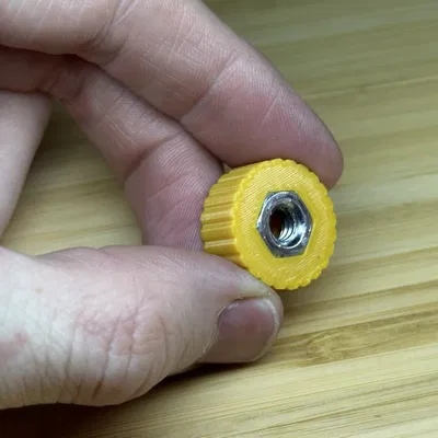 Núm vặn thấp với đai ốc 1/4'' được giữ chặt