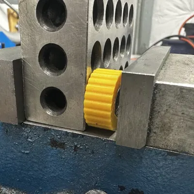 Núm vặn thấp với đai ốc 1/4'' được giữ chặt