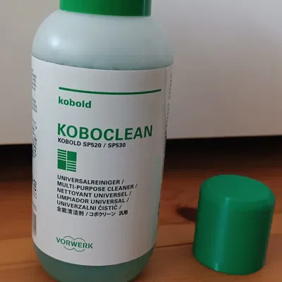 Nắp bình Koboclean dễ vỡ cho việc vệ sinh