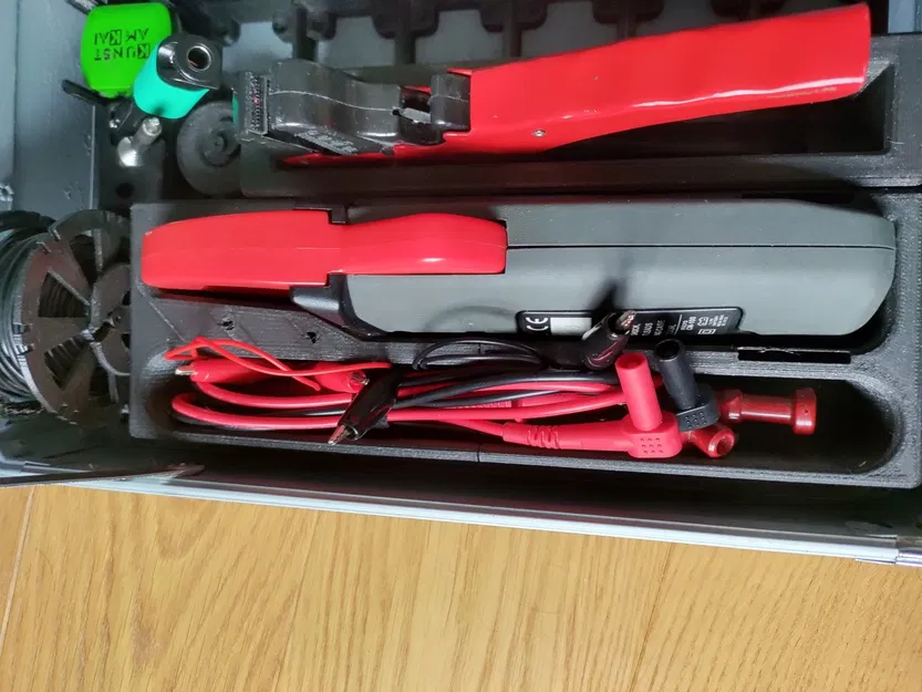 Đồng hồ vạn năng kẹp RIDGID micro CM-100 trong hệ thống Gridfinity - Image 2