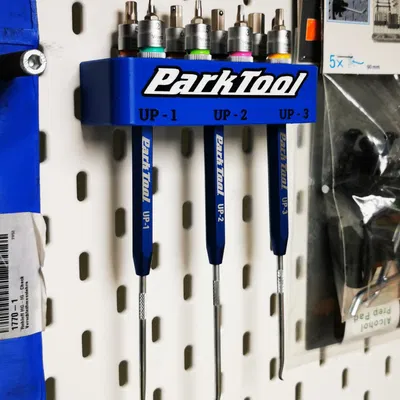 Giá đỡ dụng cụ Ikea Skadis kết hợp Parktool và Wera A2 ¼