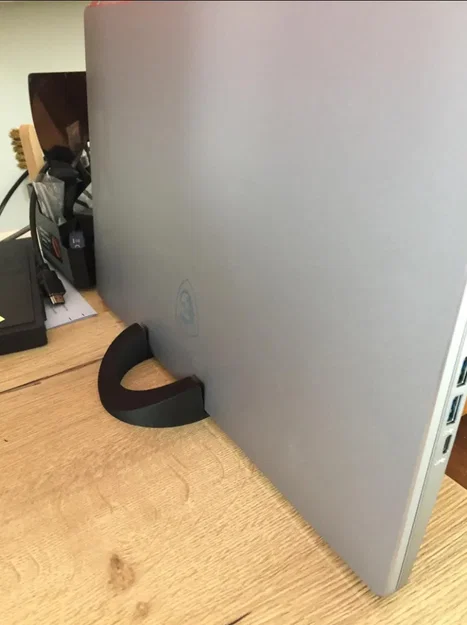 Giá đỡ laptop tiện lợi cho không gian làm việc thêm gọn gàng - Image 1