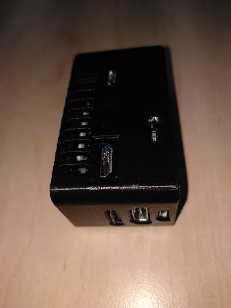 Vỏ cho Pi-KVM (zero) với màn hình OLED - Image 2