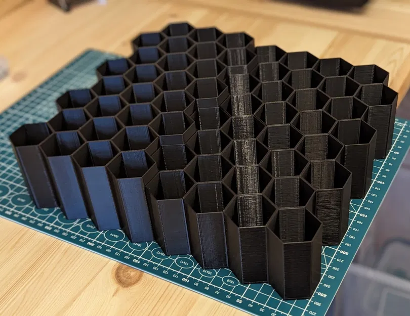 Giá đỡ cáp tổ ong cho ngăn kéo Ikea Kallax - Image 1