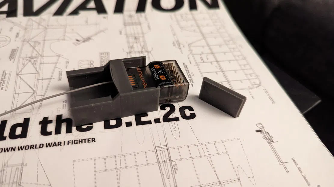 Giá đỡ cho bộ thu Spektrum AR631 trong máy bay RC - Image 2