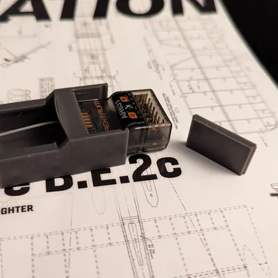 Giá đỡ cho bộ thu Spektrum AR631 trong máy bay RC