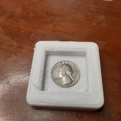 Hộp trưng bày đồng xu với lớp nhựa bọc