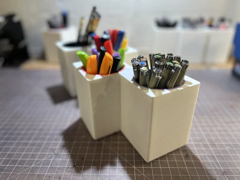 Giá đỡ bút Gridfinity với thiết kế hai tông màu - Image 3