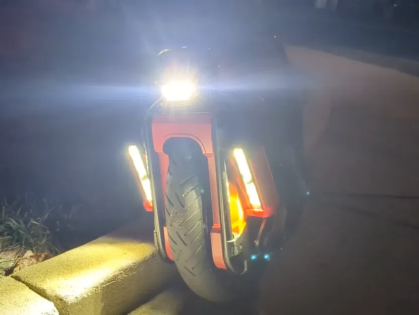 Đèn LED chiếu sáng cho xe điện EUC - Image 1