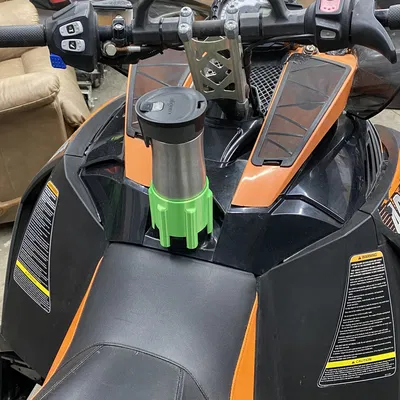 Giá đỡ cốc Contigo cho nắp bình xăng Arctic Cat XF-M