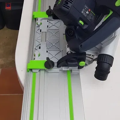 **Hệ thống chặn chống nghiêng Festool TS55**
