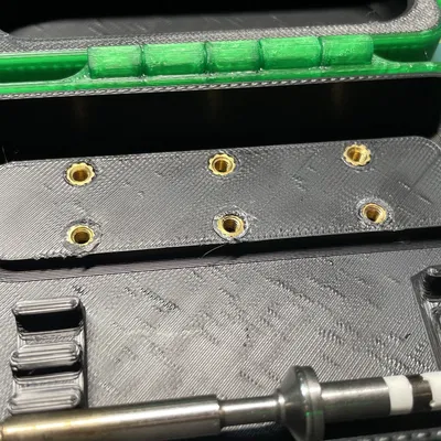 Hộp đựng đầu bút Pinecil với chỗ để đầu thay thế