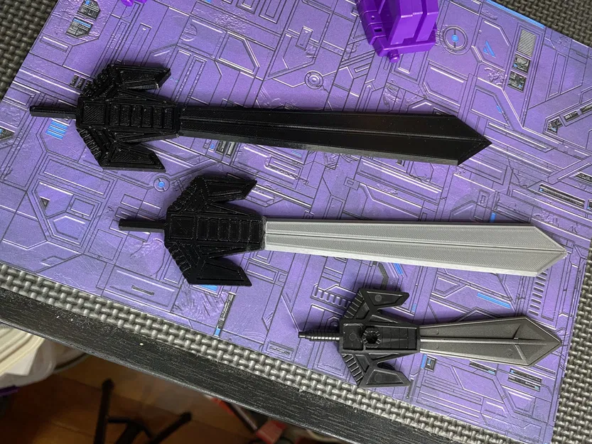 Kiếm Menasor từ Transformers Legacy - Image 2