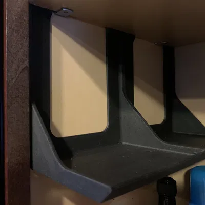 Giá treo tủ bếp cho gia vị và thuốc men