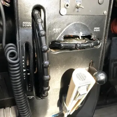 Bảng điều khiển mô phỏng cockpit máy bay tại nhà