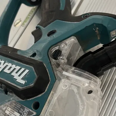 Cưa tường khô Makita XDS01Z với bộ chuyển đổi Festool