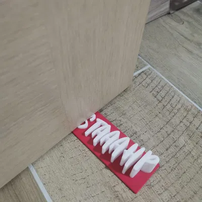 Cái chặn cửa STAAAHP với thiết kế đơn giản và tiện lợi