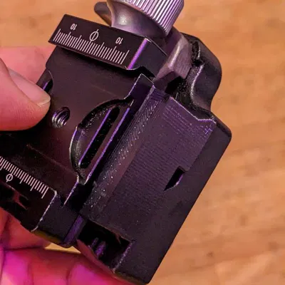 Kết nối chân máy Manfrotto 200PL với kẹp Arcaswiss