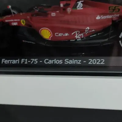 Giá đỡ MOSSLANDA cho trưng bày xe hơi