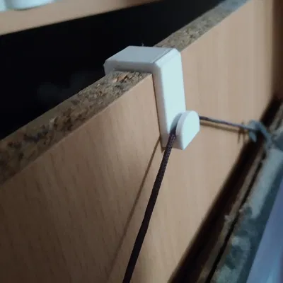 Móc treo tranh đơn giản cho cửa tủ quần áo