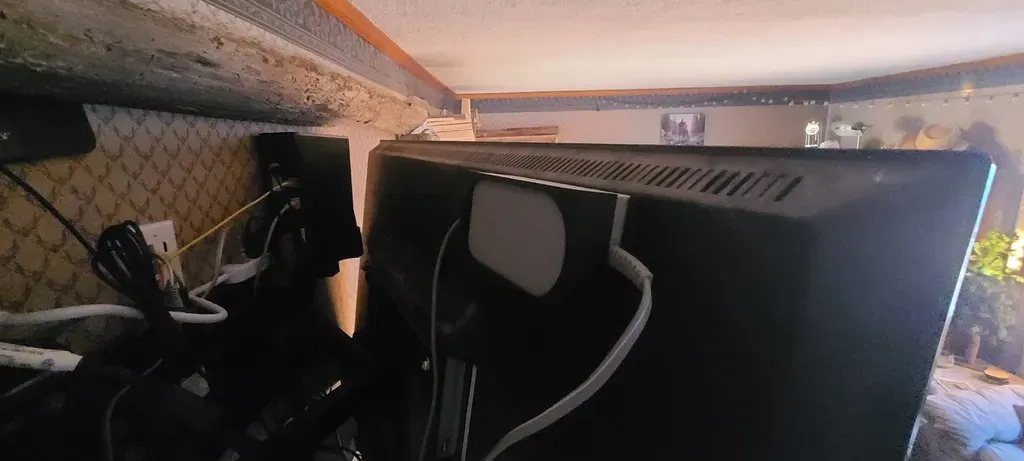 Giá đỡ nguồn điện Wii U gắn phía sau TV - Image 1