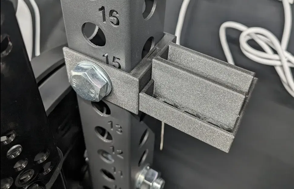 Giá đỡ điện thoại lắp trên giá tập squat modular - Image 1