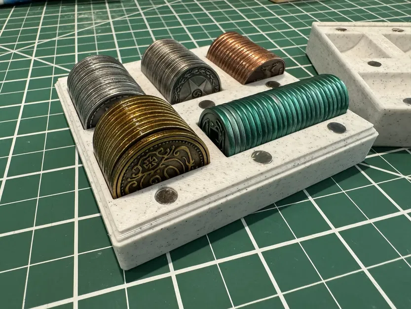 Hộp đựng tiền xu Scythe với nam châm giữ chắc chắn - Image 1