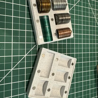 Hộp đựng tiền xu Scythe với nam châm giữ chắc chắn