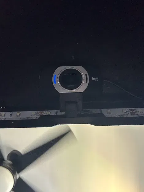 Giá đỡ từ tính cho webcam Logitech - Image 1