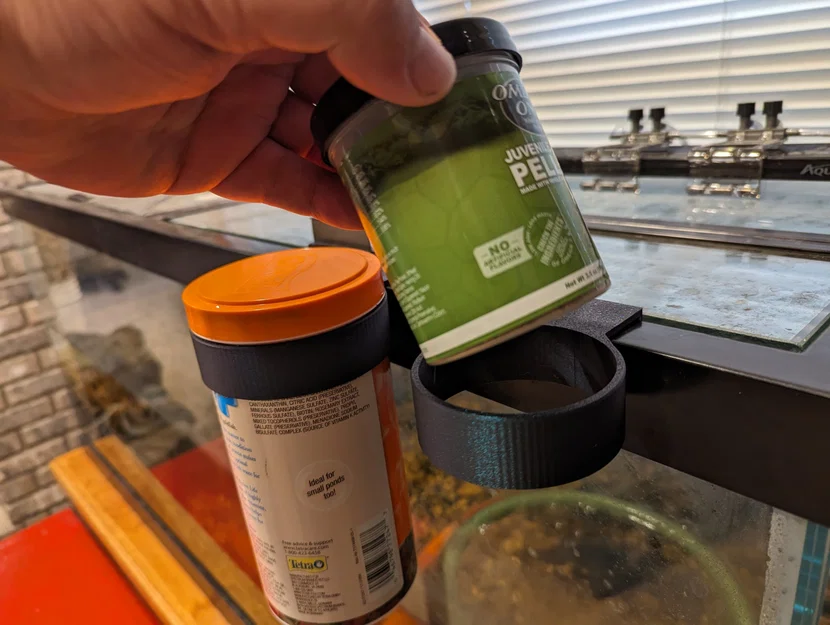 Giá đỡ thức ăn cho cá và rùa treo cạnh bể cá - Image 1